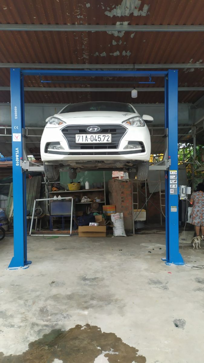 Cầu nâng 2 trụ cáp trên VIMET TLB40110